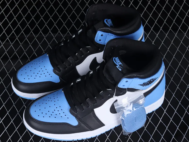 All categories Air Jordan Jordan series basketball shoes Air Jordan 1 High pure original version Air Jordan 1 High OG "UNC Toe" AJ1 Joe 1 black and blue toe DZ5485-400